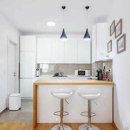 Garden - Parking & Security Belgrado