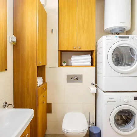 Garden - Parking & Security Belgrado