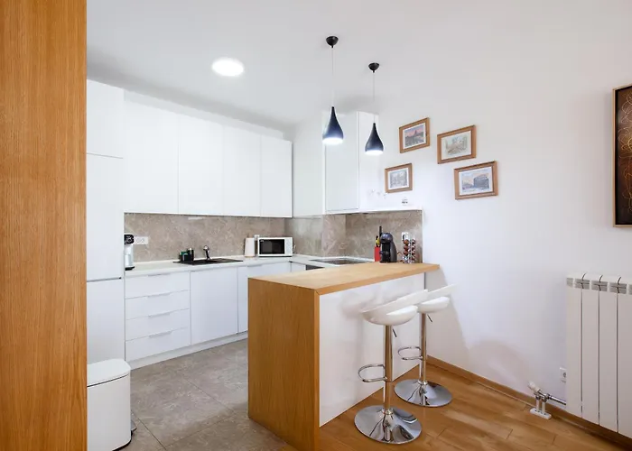 Garden - Parking & Security شقة *