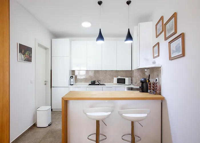 Garden - Parking & Security